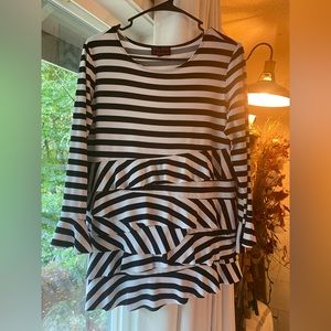 From Frou Collection 2-piece outfit black white stripe